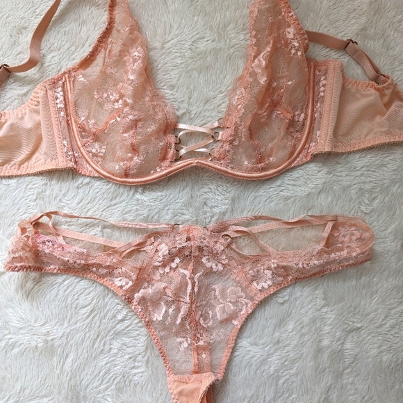 Agent Provocateur Essie Set (Bra + Thong) NWOT - Picture 2 of 8